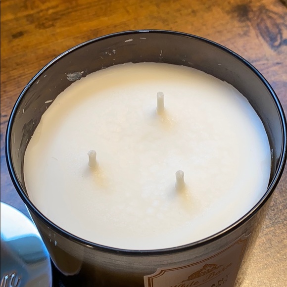 White Barn Mahogany Teakwood 3-Wick Candle - Picture 4 of 4